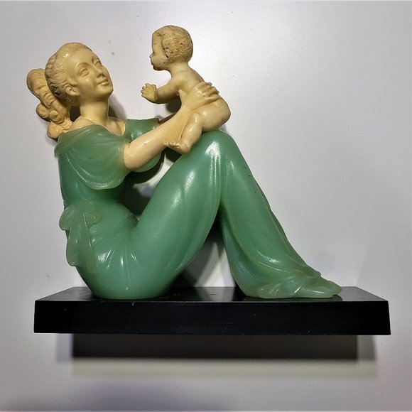 Beautiful Statuette of Mother and Child. Perfect for any decor. - Picture 1 of 6